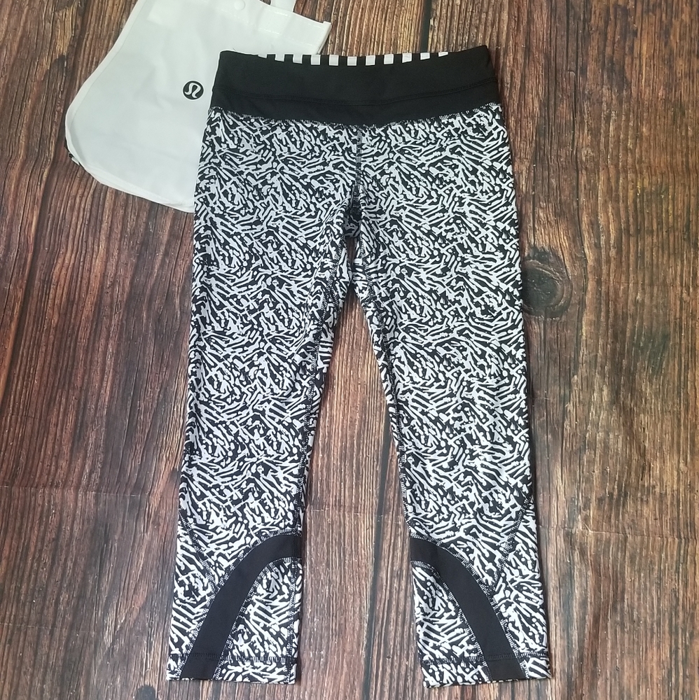 LULULEMON Athletica Black White Leggings With Lululemon Bag - Picture 14 of 16